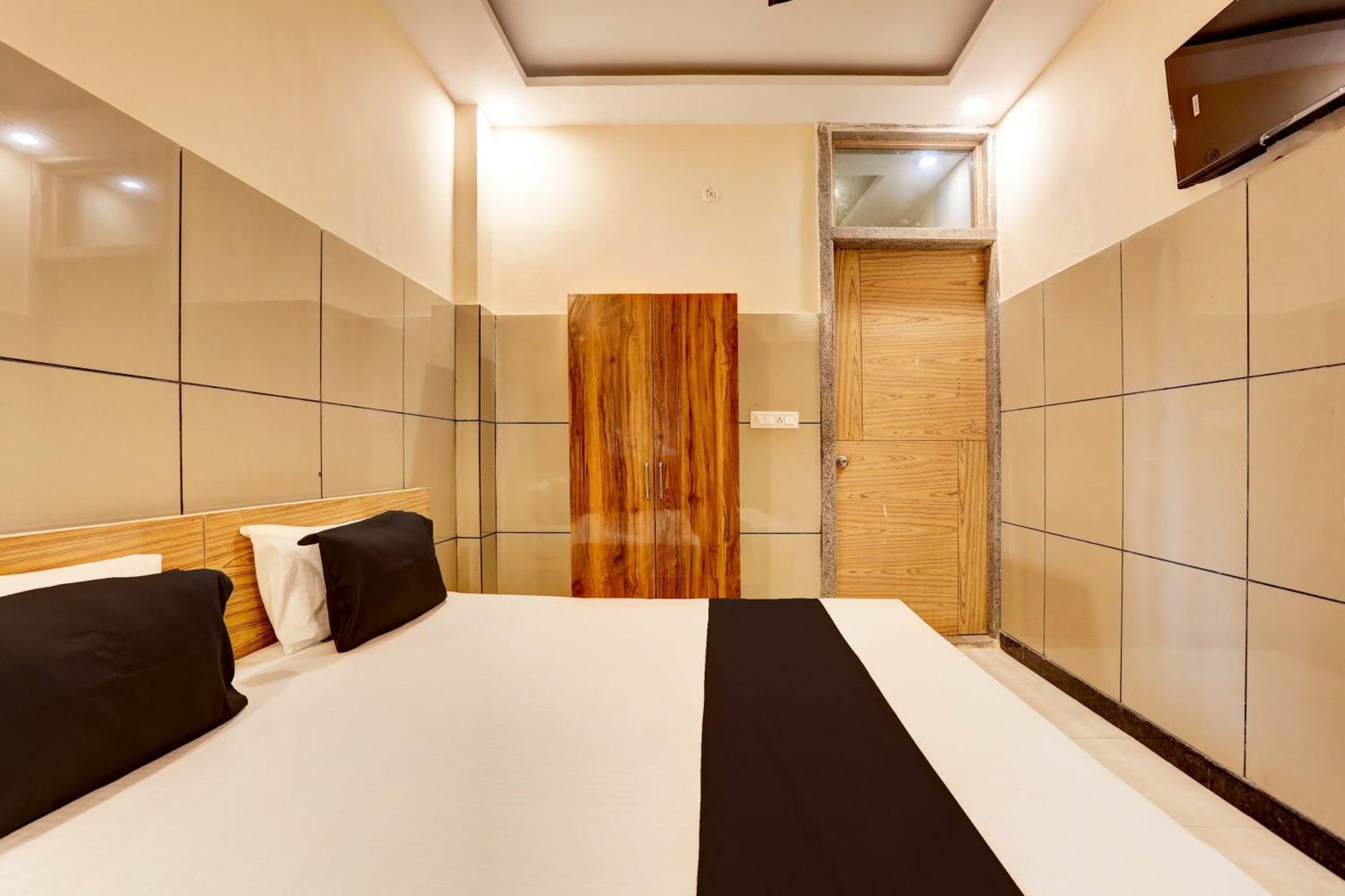 Hotel O 7 Λάκναου Εξωτερικό φωτογραφία